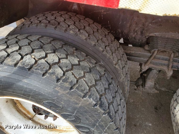 image for item DF4658 2001 Sterling LT7501  dump truck