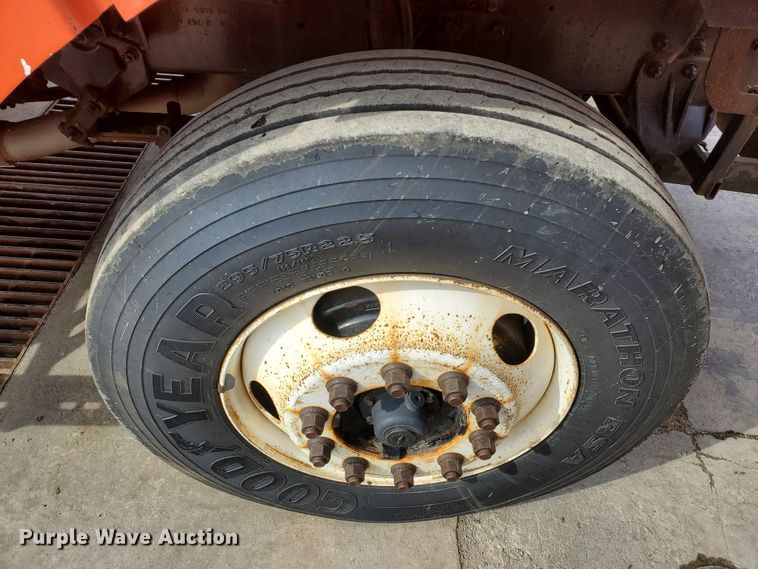 image for item DF4658 2001 Sterling LT7501  dump truck