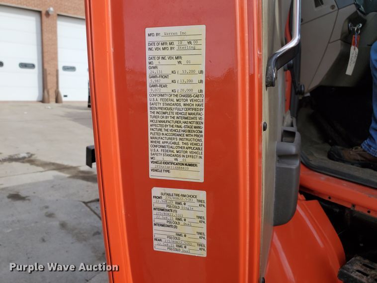 image for item DF4658 2001 Sterling LT7501  dump truck