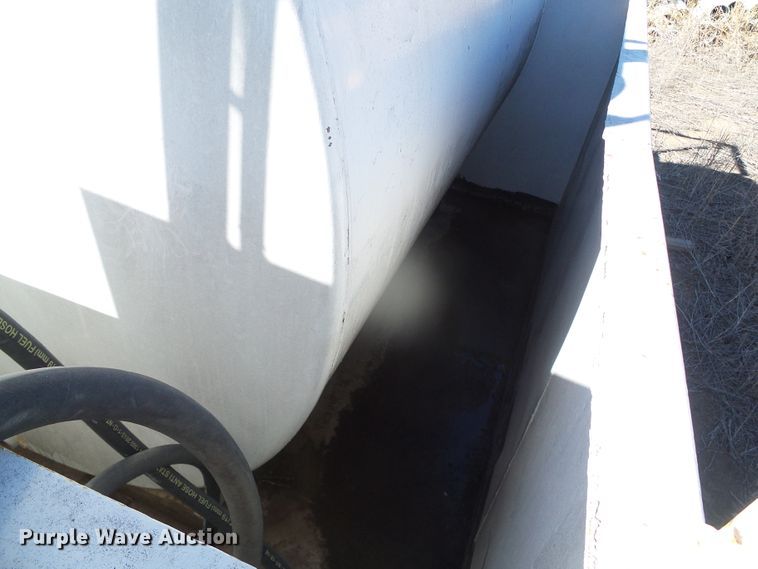 image for item DG8473 Wemac fuel tank