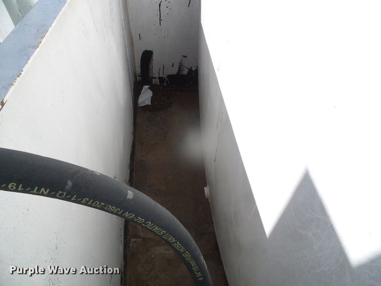 image for item DG8473 Wemac fuel tank