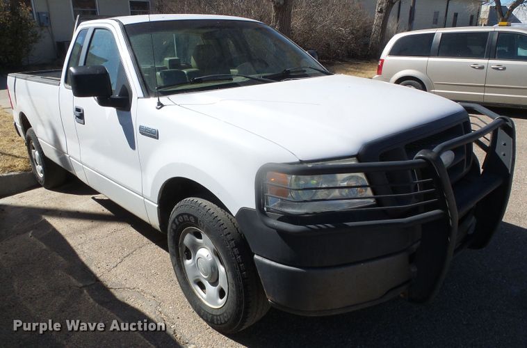 image for item DG8480 2007 Ford F150 XL  pickup truck