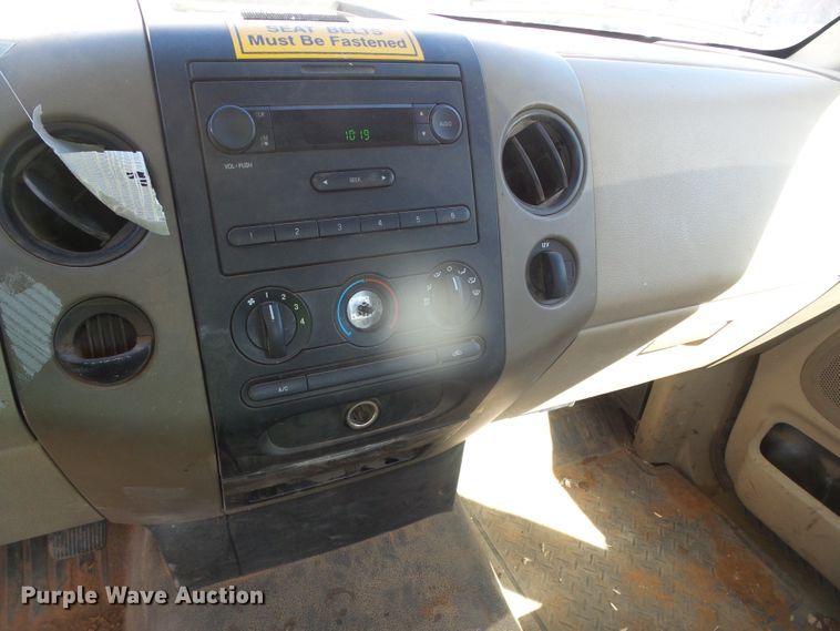 image for item DG8480 2007 Ford F150 XL  pickup truck