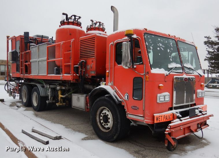 image for item DJ2879 2005 Peterbilt 320  paint striping truck