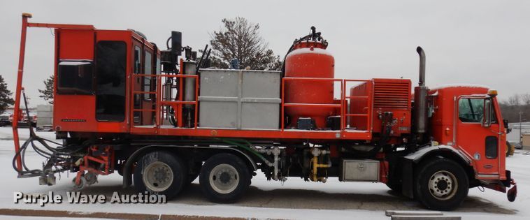 image for item DJ2879 2005 Peterbilt 320  paint striping truck