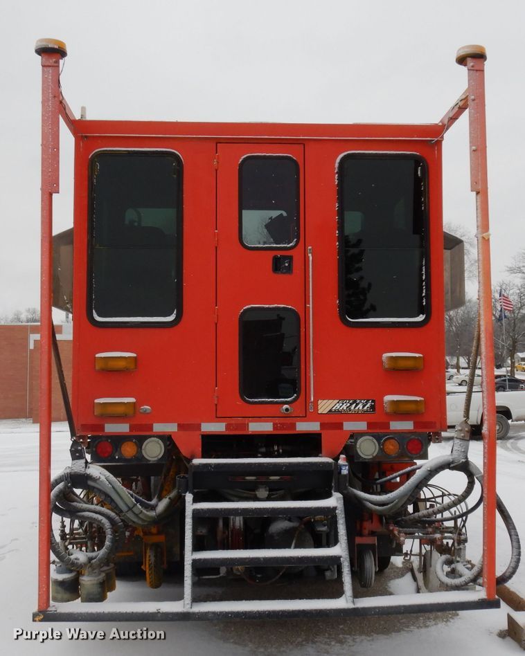 image for item DJ2879 2005 Peterbilt 320  paint striping truck