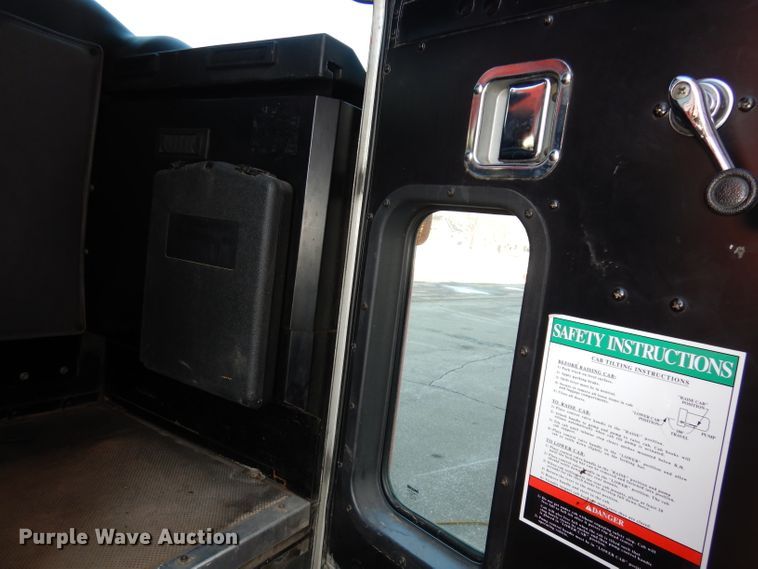 image for item DJ2879 2005 Peterbilt 320  paint striping truck