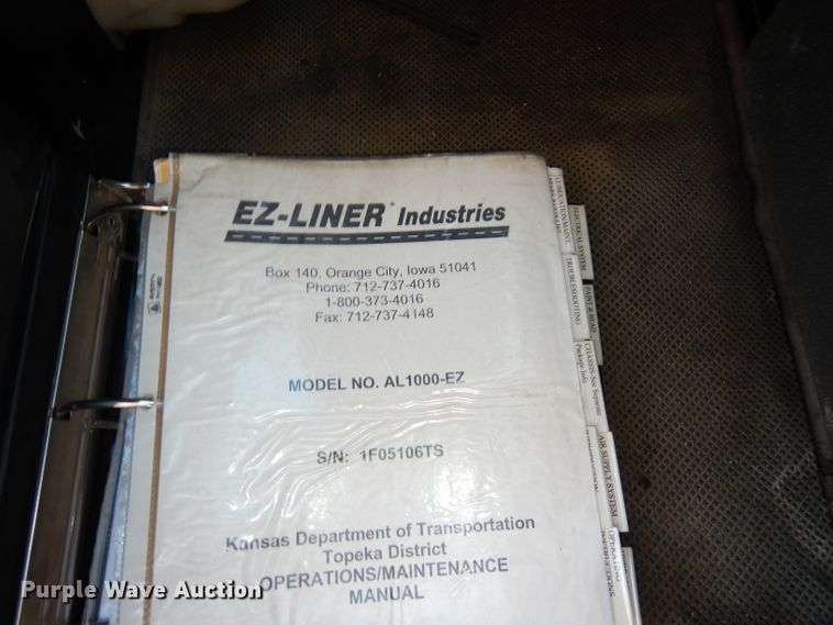 image for item DJ2879 2005 Peterbilt 320  paint striping truck