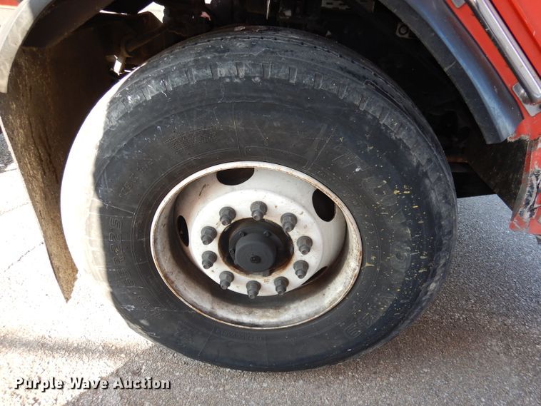 image for item DJ2879 2005 Peterbilt 320  paint striping truck