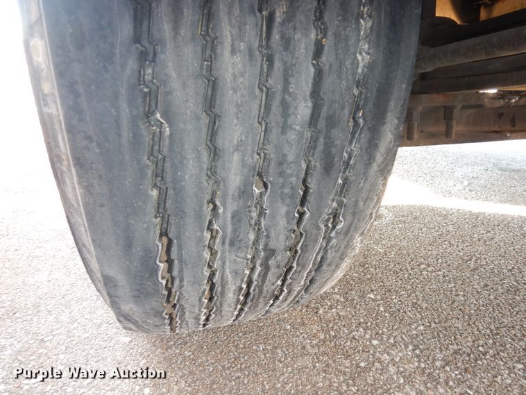 image for item DJ2879 2005 Peterbilt 320  paint striping truck