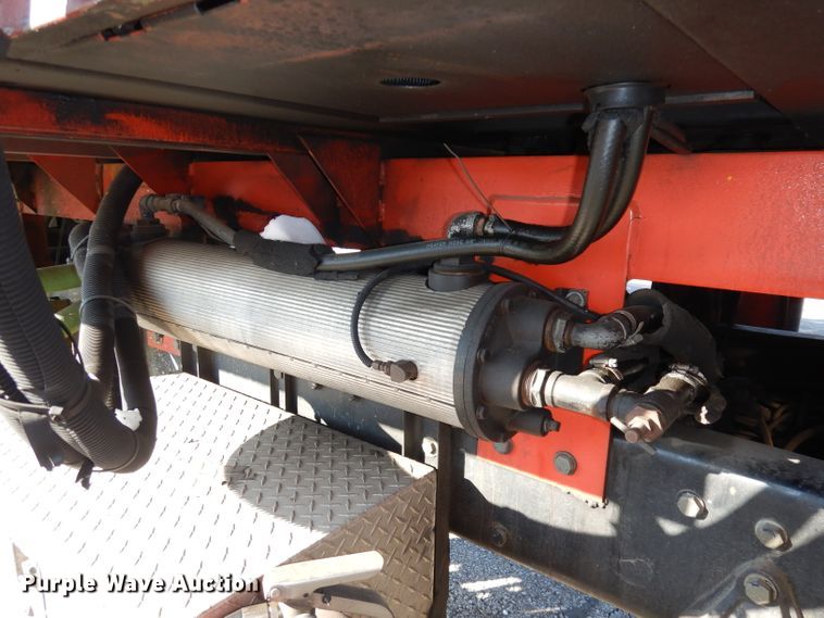 image for item DJ2879 2005 Peterbilt 320  paint striping truck