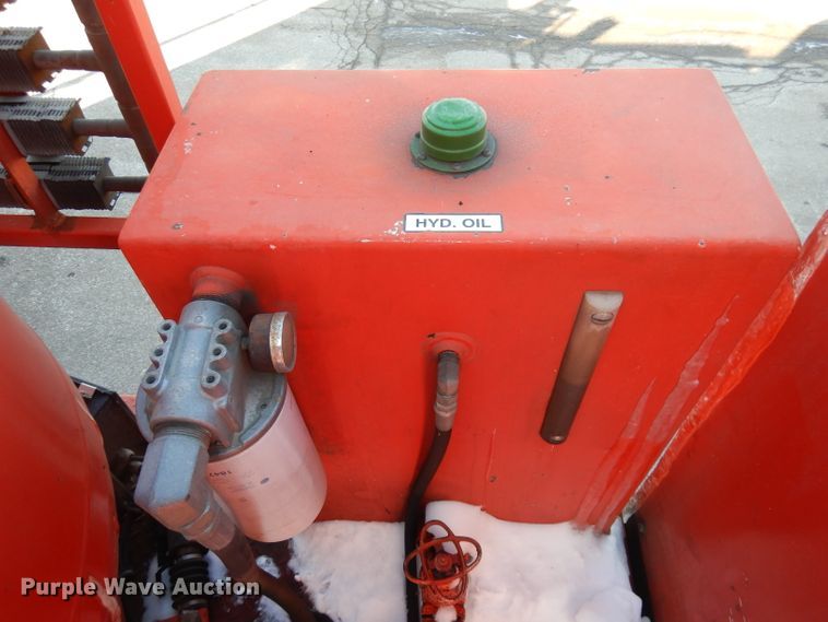 image for item DJ2879 2005 Peterbilt 320  paint striping truck