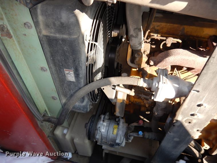 image for item DJ2879 2005 Peterbilt 320  paint striping truck