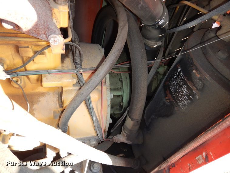 image for item DJ2879 2005 Peterbilt 320  paint striping truck