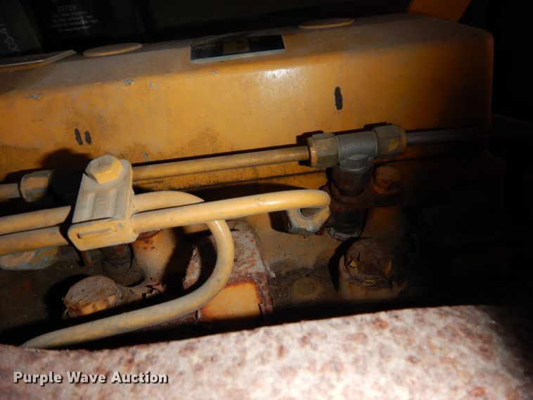 image for item DJ2879 2005 Peterbilt 320  paint striping truck