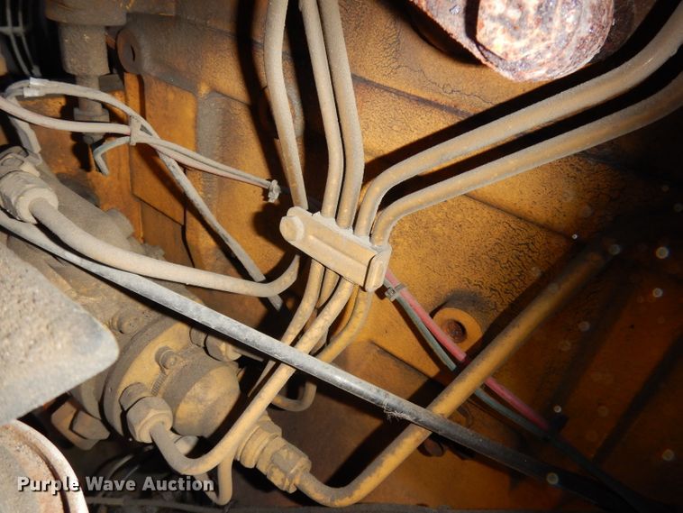 image for item DJ2879 2005 Peterbilt 320  paint striping truck