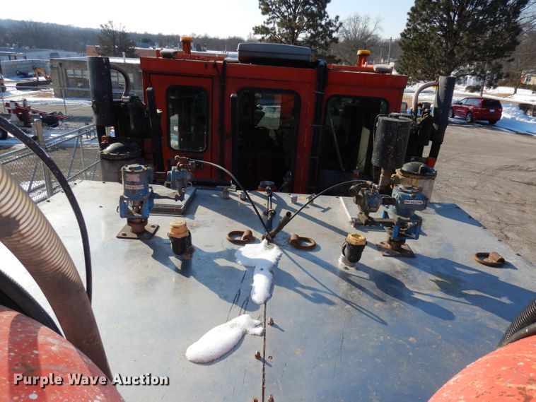 image for item DJ2879 2005 Peterbilt 320  paint striping truck