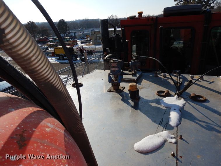 image for item DJ2879 2005 Peterbilt 320  paint striping truck