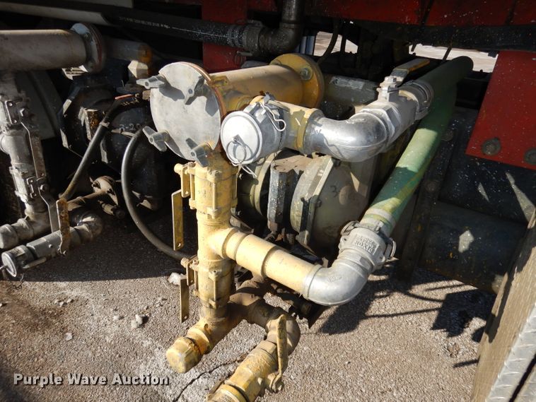 image for item DJ2879 2005 Peterbilt 320  paint striping truck