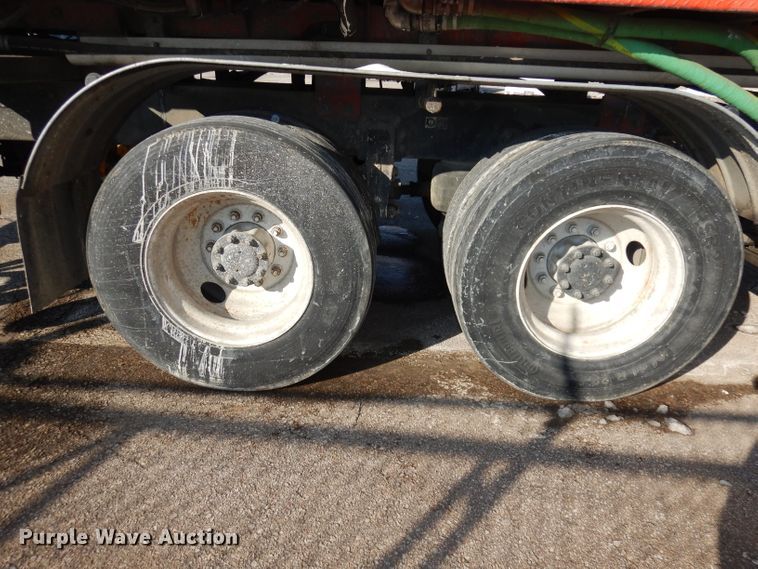 image for item DJ2879 2005 Peterbilt 320  paint striping truck