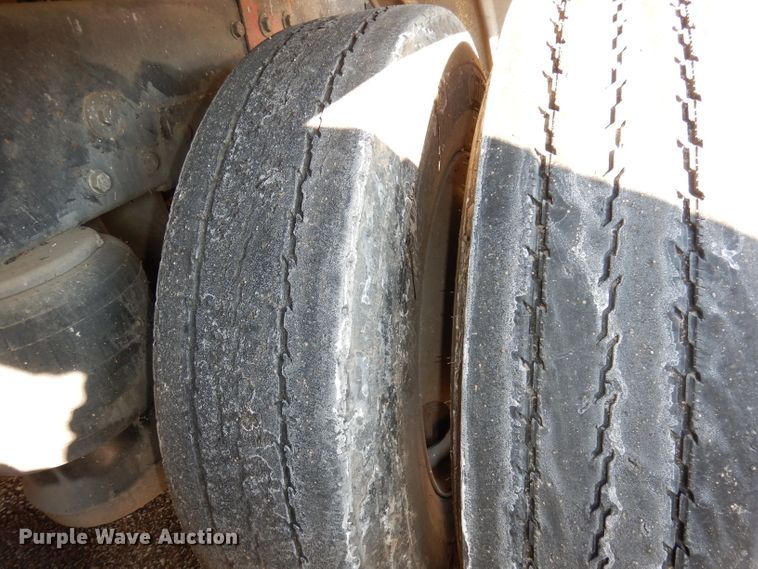 image for item DJ2879 2005 Peterbilt 320  paint striping truck