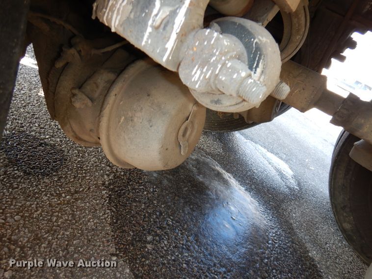 image for item DJ2879 2005 Peterbilt 320  paint striping truck