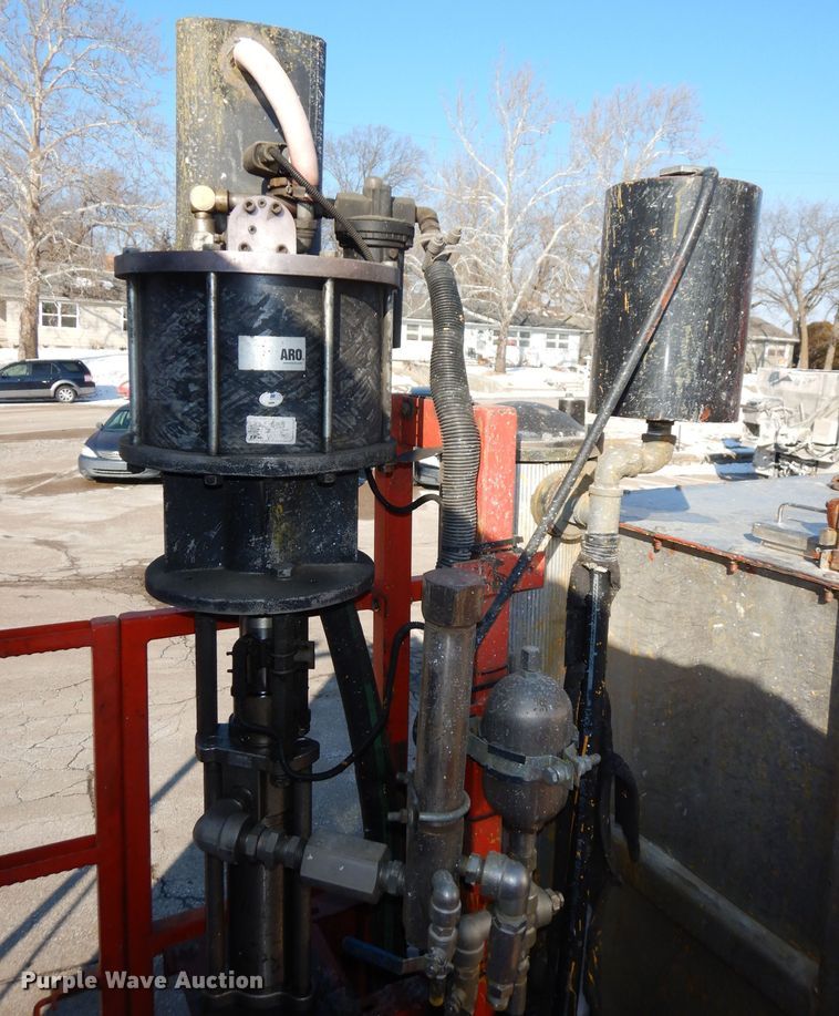 image for item DJ2879 2005 Peterbilt 320  paint striping truck