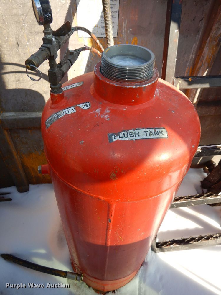 image for item DJ2879 2005 Peterbilt 320  paint striping truck