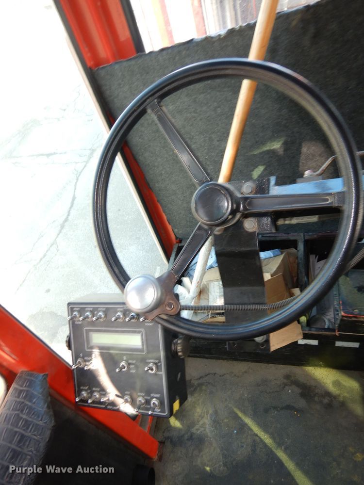 image for item DJ2879 2005 Peterbilt 320  paint striping truck