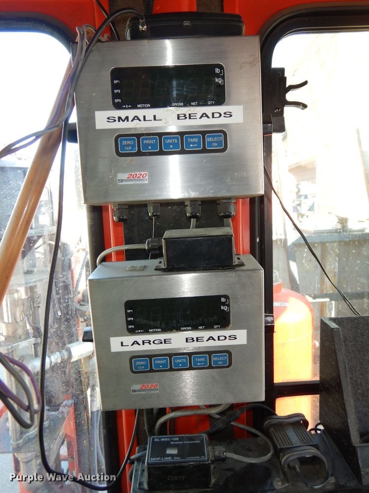 image for item DJ2879 2005 Peterbilt 320  paint striping truck