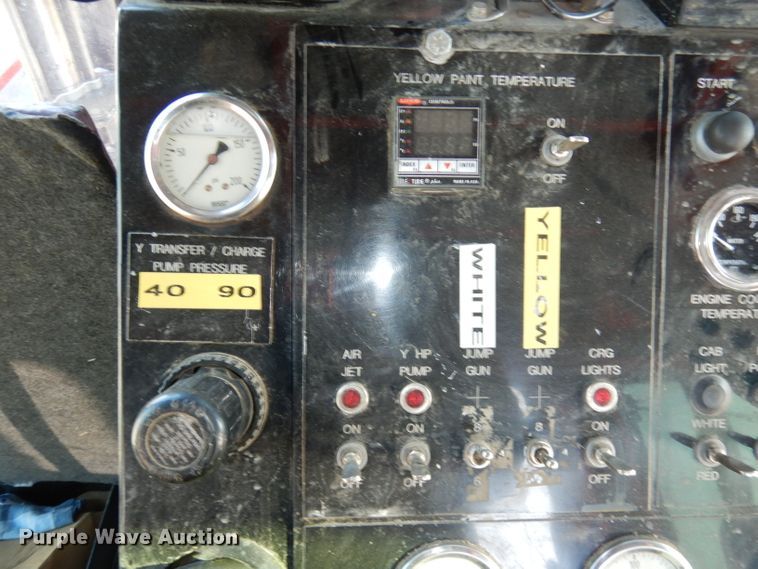 image for item DJ2879 2005 Peterbilt 320  paint striping truck