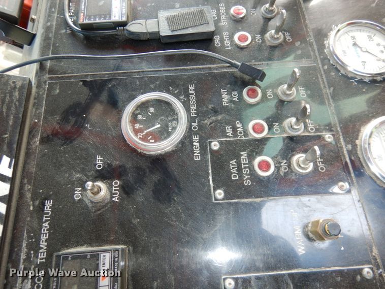 image for item DJ2879 2005 Peterbilt 320  paint striping truck