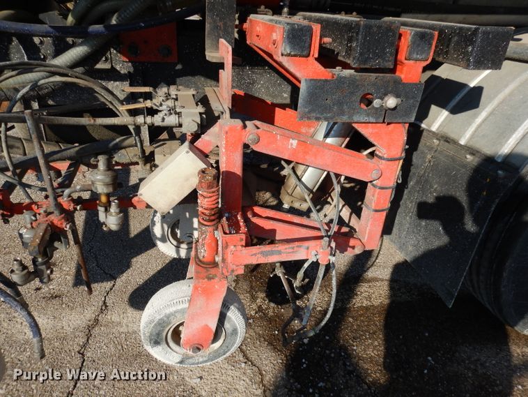 image for item DJ2879 2005 Peterbilt 320  paint striping truck