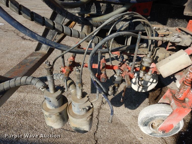 image for item DJ2879 2005 Peterbilt 320  paint striping truck