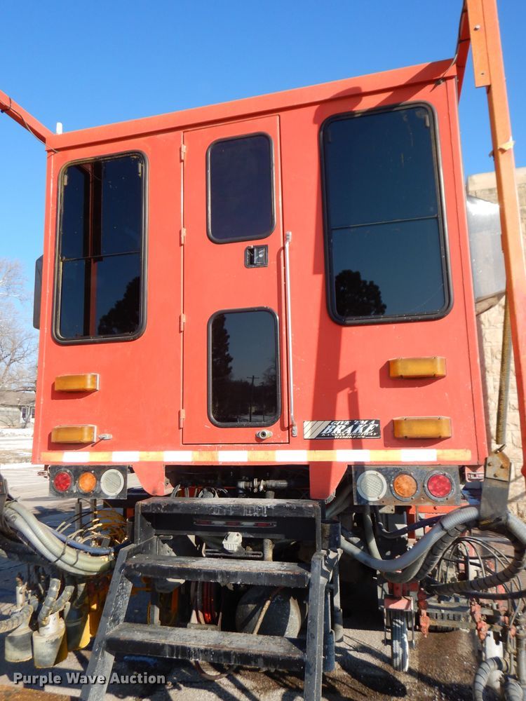 image for item DJ2879 2005 Peterbilt 320  paint striping truck