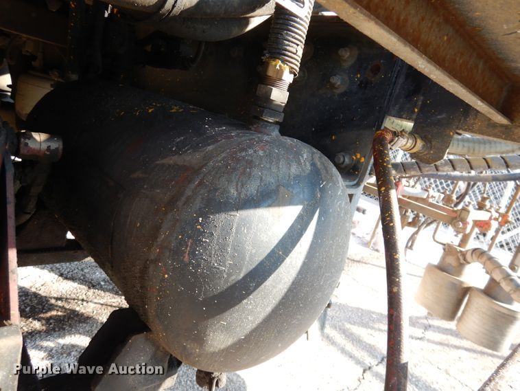 image for item DJ2879 2005 Peterbilt 320  paint striping truck