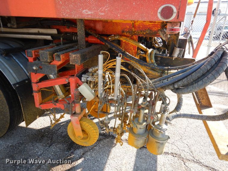 image for item DJ2879 2005 Peterbilt 320  paint striping truck