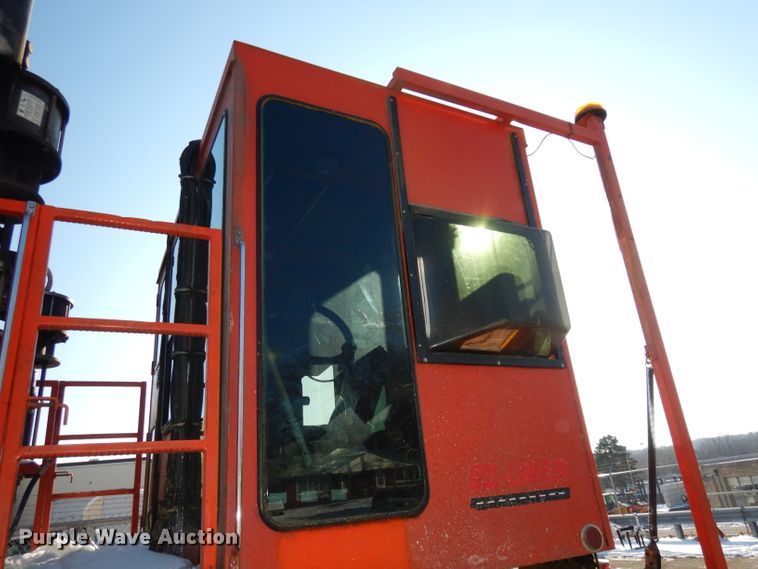 image for item DJ2879 2005 Peterbilt 320  paint striping truck