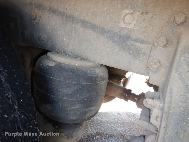 image for item DJ2879 2005 Peterbilt 320  paint striping truck