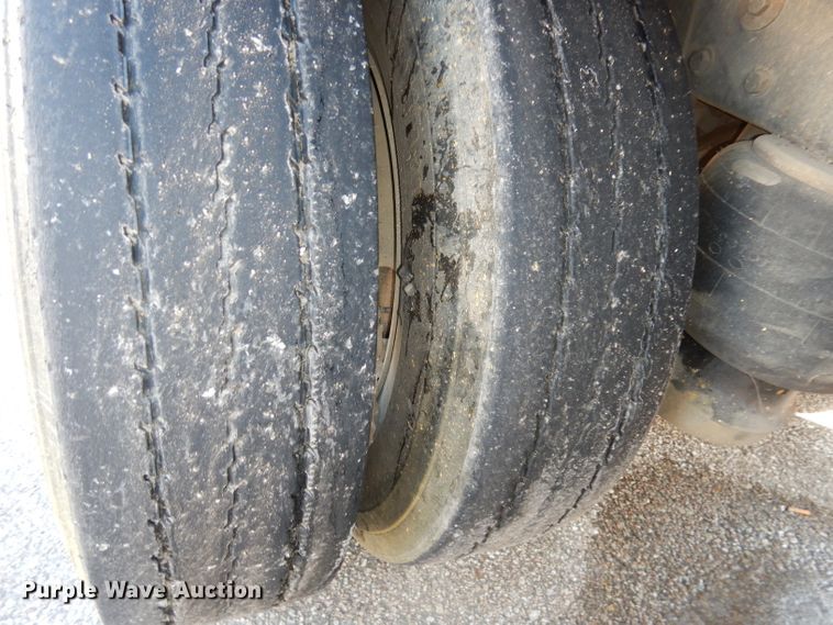 image for item DJ2879 2005 Peterbilt 320  paint striping truck