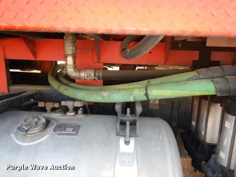 image for item DJ2879 2005 Peterbilt 320  paint striping truck