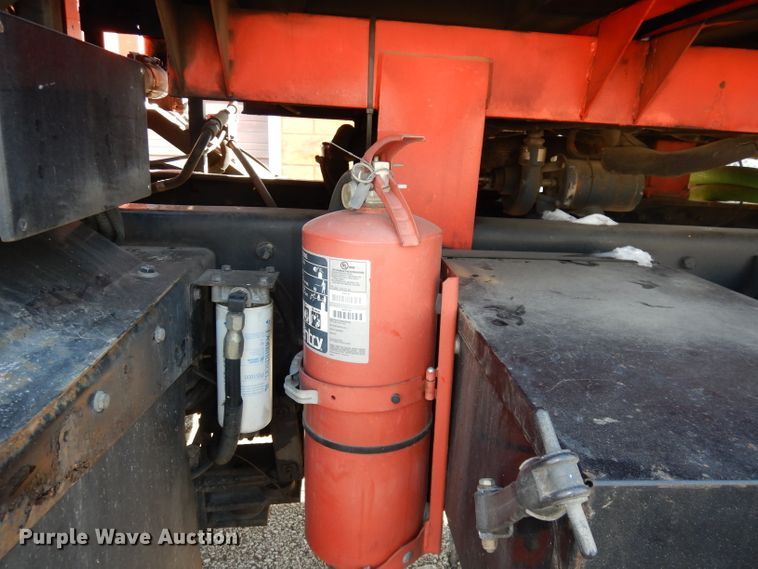 image for item DJ2879 2005 Peterbilt 320  paint striping truck