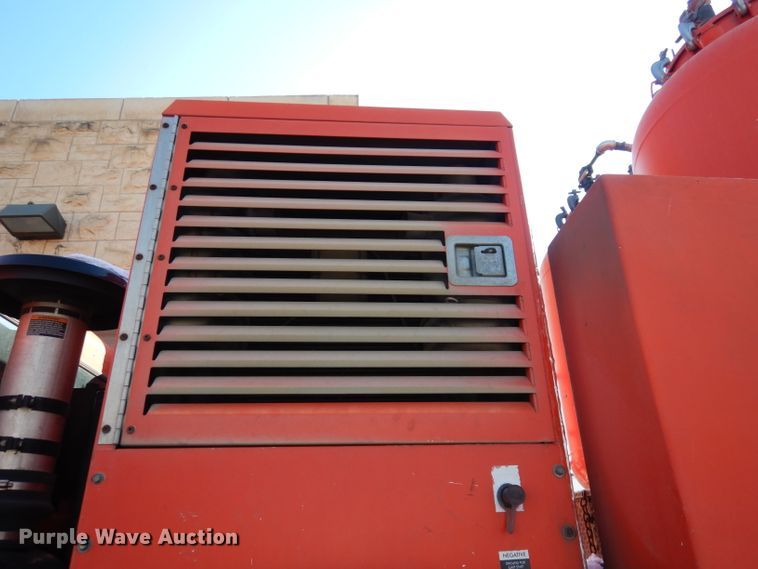 image for item DJ2879 2005 Peterbilt 320  paint striping truck