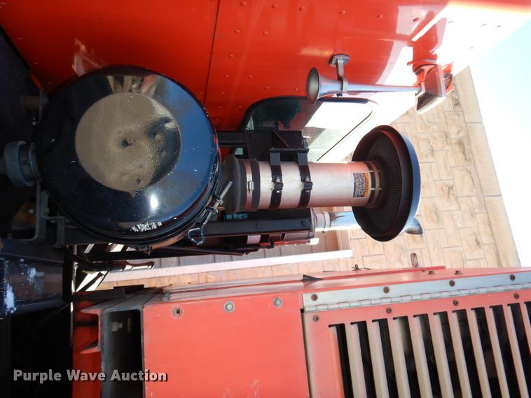 image for item DJ2879 2005 Peterbilt 320  paint striping truck