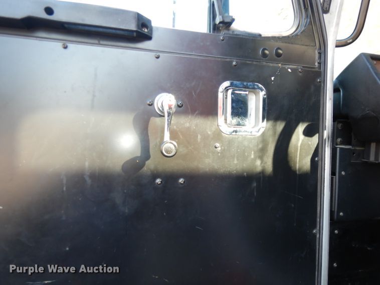 image for item DJ2879 2005 Peterbilt 320  paint striping truck