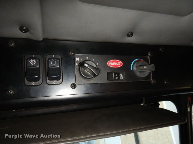 image for item DJ2879 2005 Peterbilt 320  paint striping truck