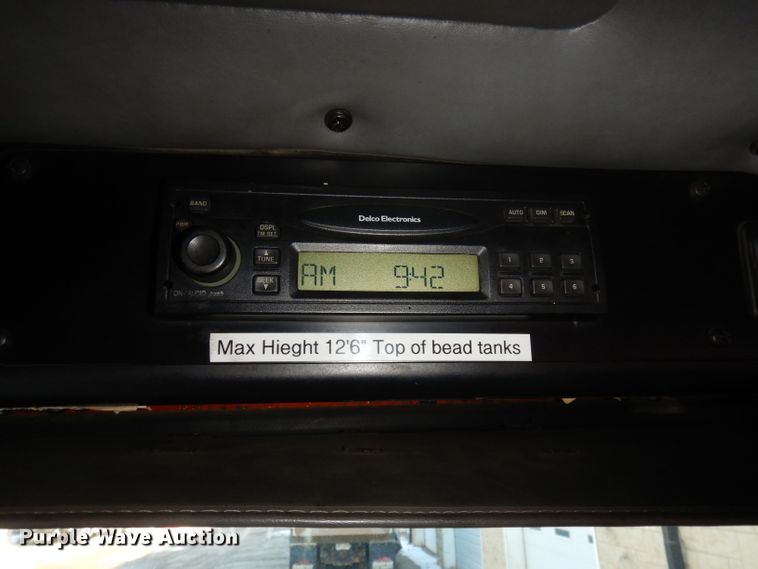 image for item DJ2879 2005 Peterbilt 320  paint striping truck