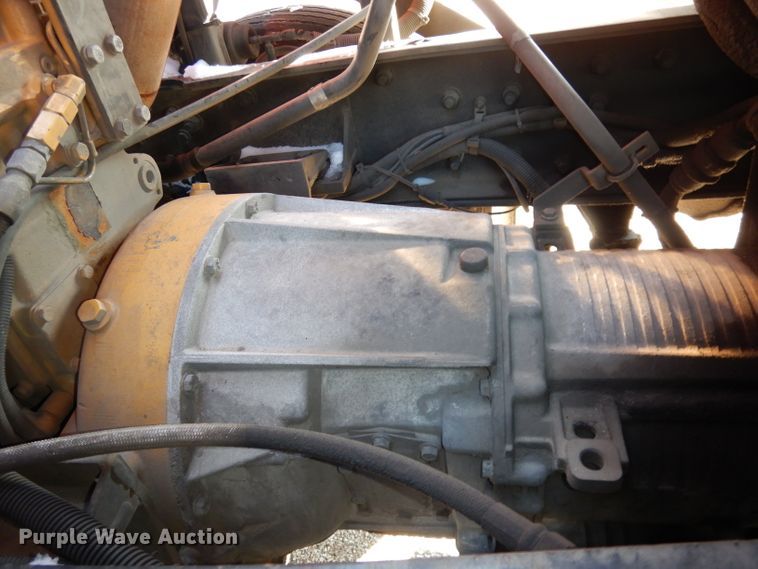 image for item DJ2879 2005 Peterbilt 320  paint striping truck