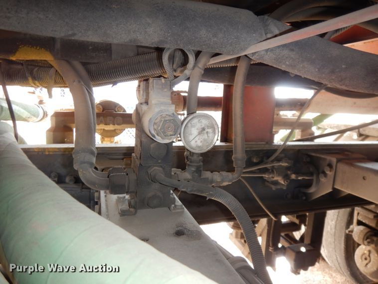 image for item DJ2879 2005 Peterbilt 320  paint striping truck