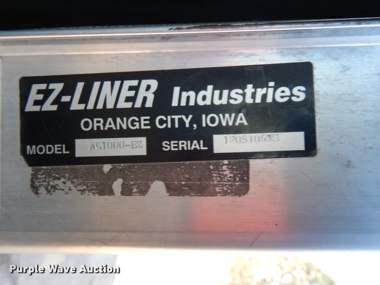 image for item DJ2879 2005 Peterbilt 320  paint striping truck